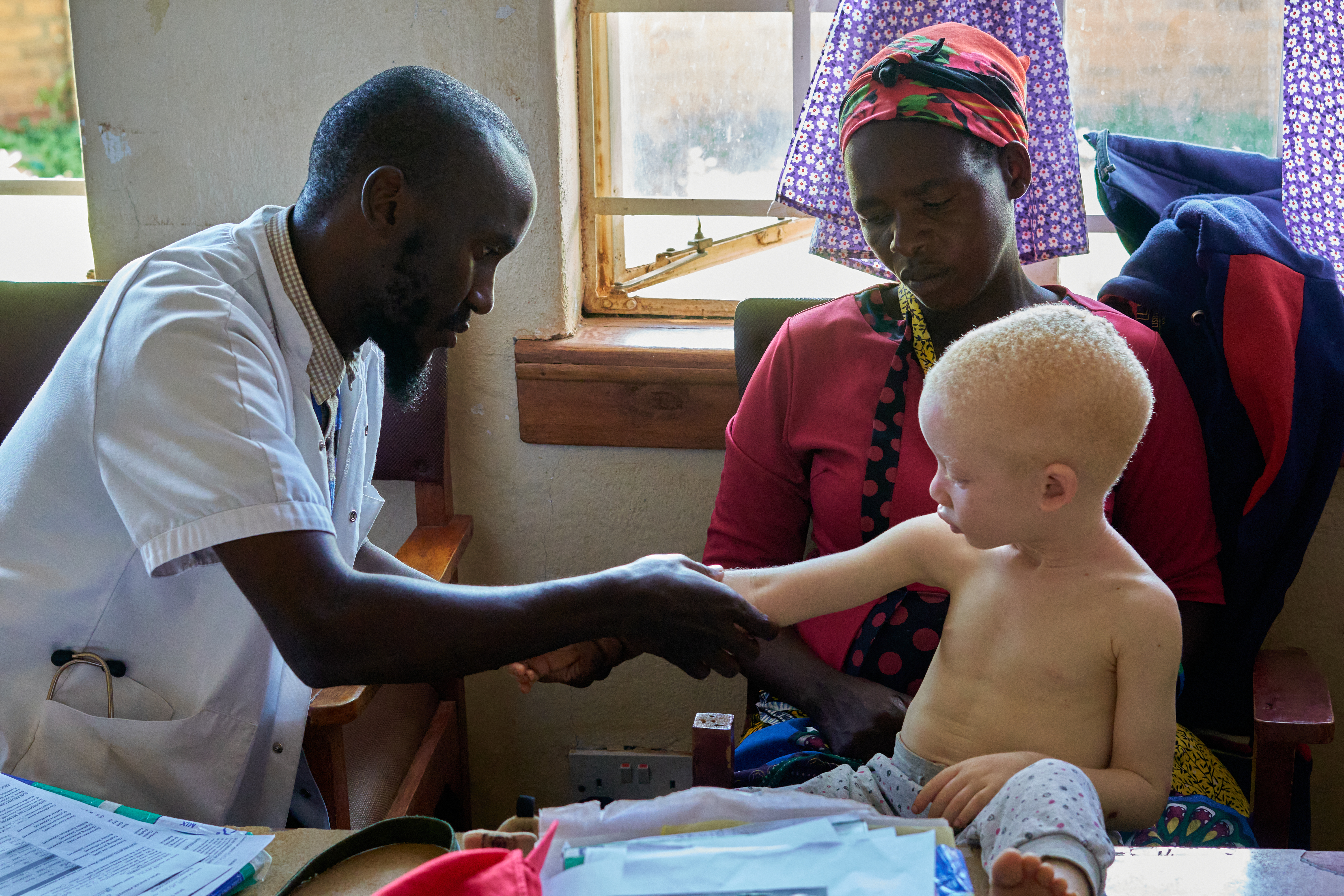 Nos sumamos a la lucha contra el cáncer de piel en personas albinas en Malaui