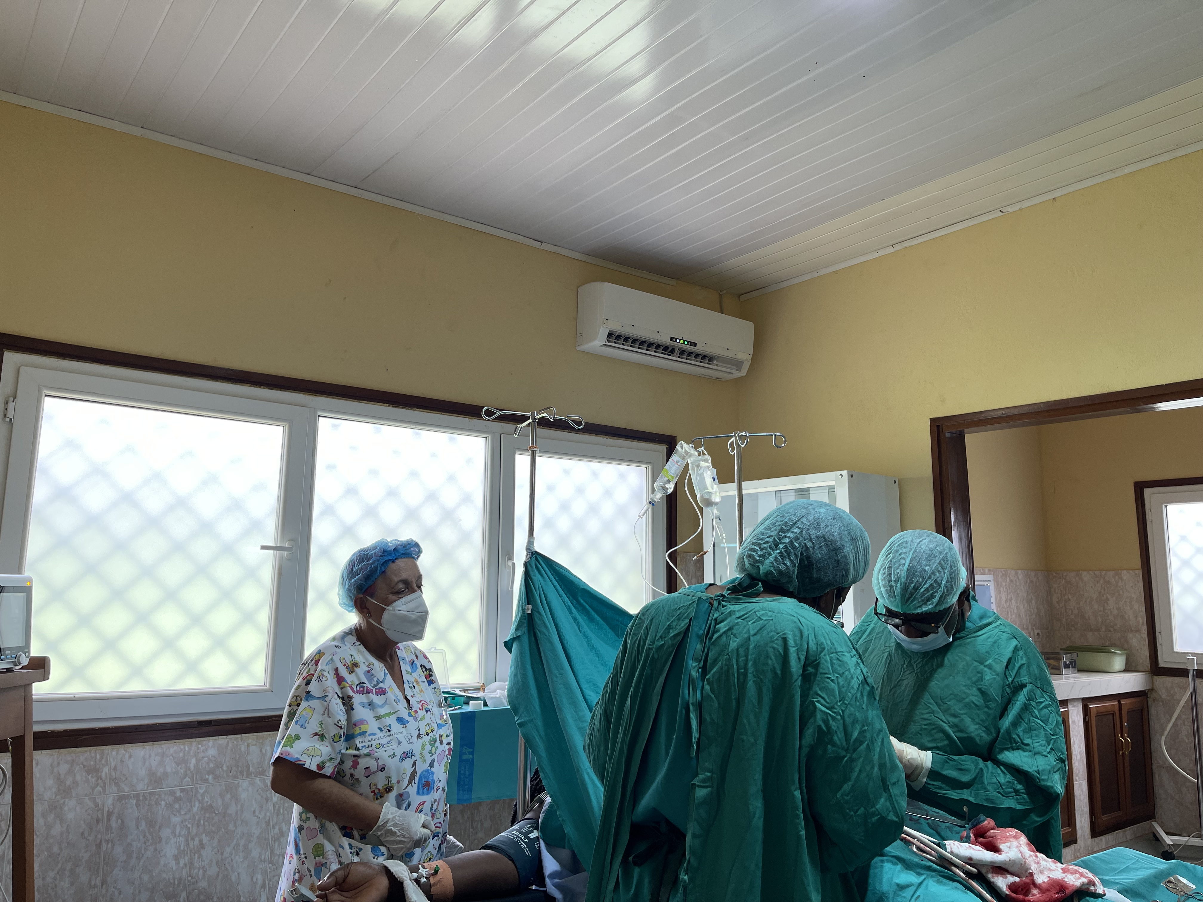 Colaboramos con SEMERGEN en Camerún para tratar a personas afectadas por tuberculosis y otras enfermedades endémicas