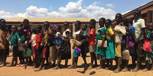 DerMalawi, un proyecto de salud dermatológica para la población más vulnerable en Malawi, gana el premio “Dermatología solidaria” patrocinado por Laboratorios Viñas